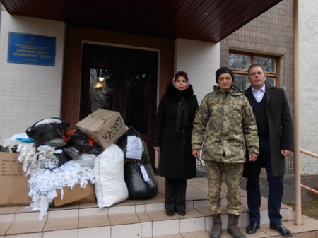 Маскувальні сітки для ЗСУ від дубровицьких школярів